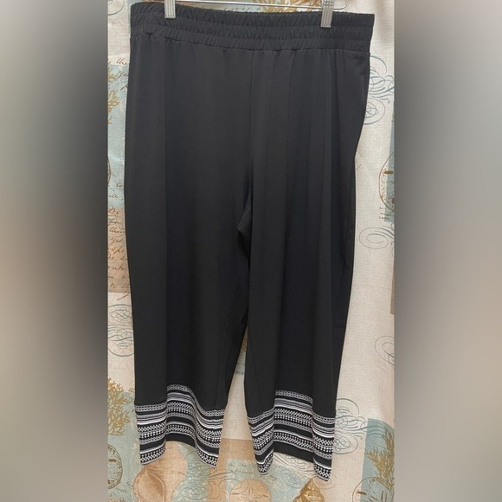 Christopher & Banks Crop Pants‎ Women Large Black Excellent Geometric Gaucho